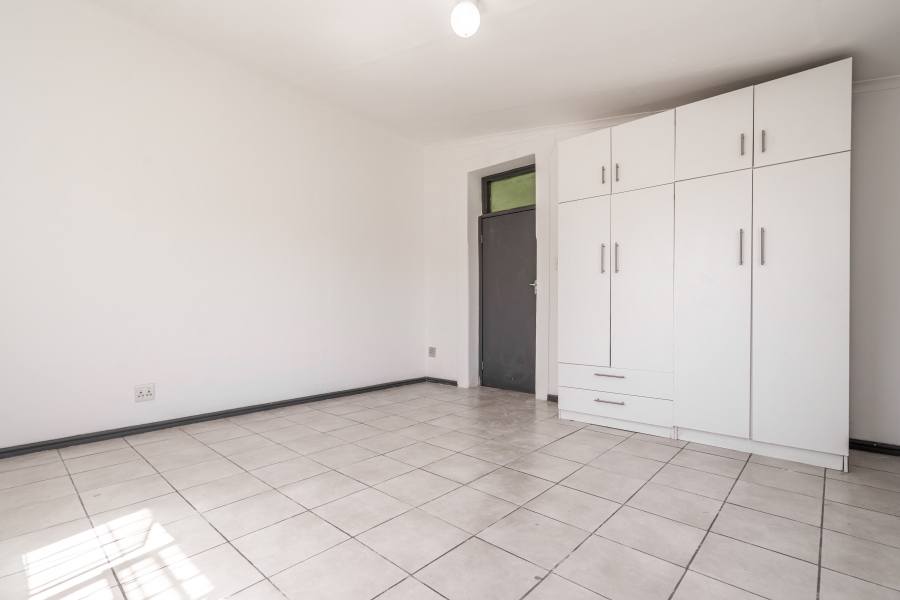 To Let 9 Bedroom Property for Rent in Maitland Western Cape